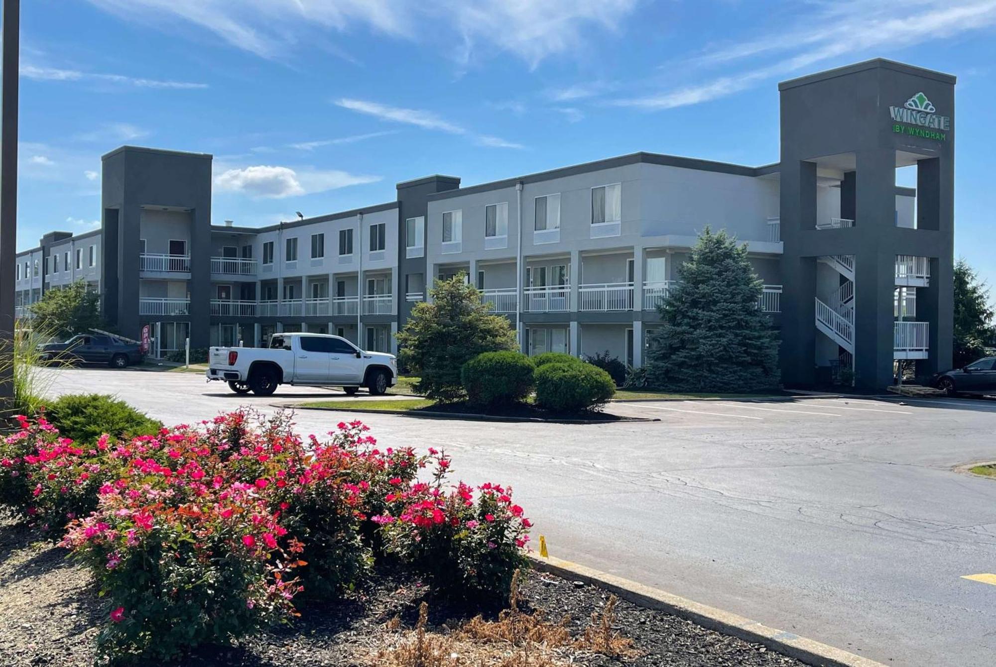 ホテル Wingate By Wyndham Dayton North エクステリア 写真